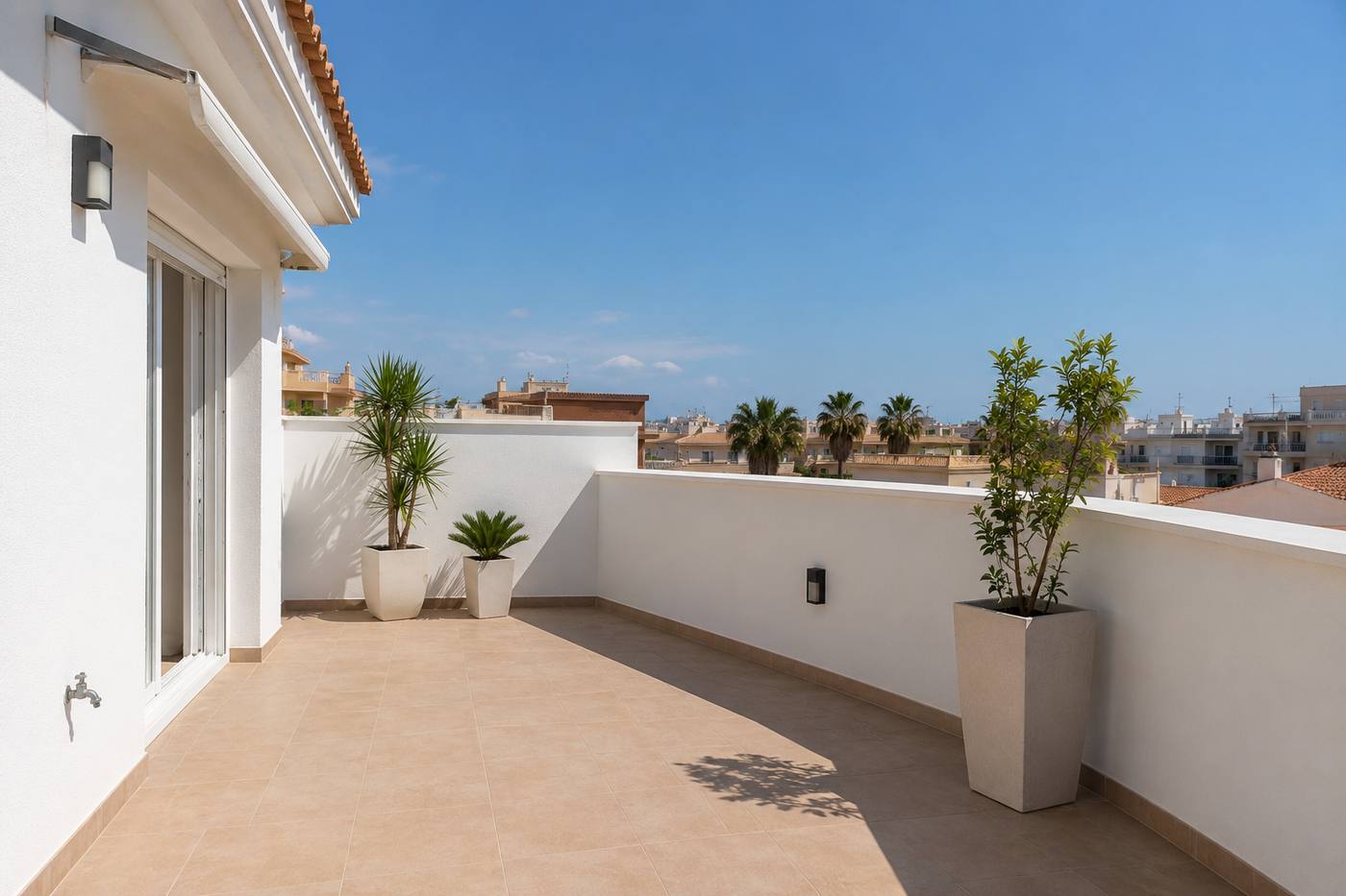 Terraza de ático pintada en Torrevieja